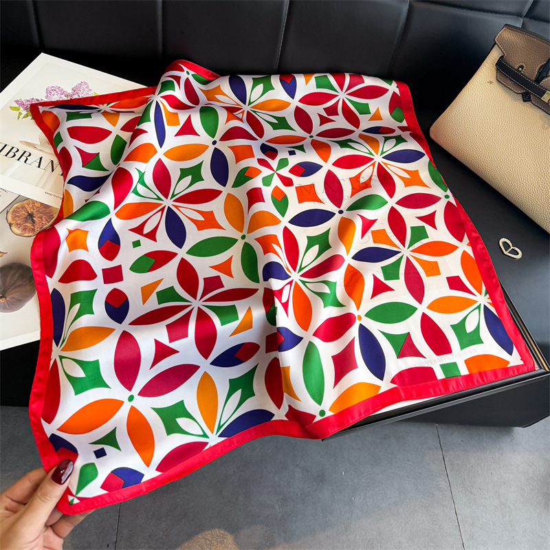 Bright-colored Print Square Si – Ascot Neck Scarf Bewertung und Preis