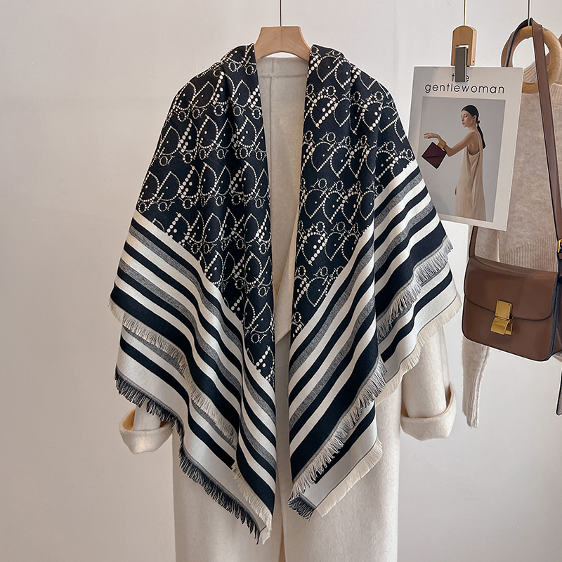 Elegant Striped Design Scarf I – Woven Scarf Blanket Bewertung und Preis