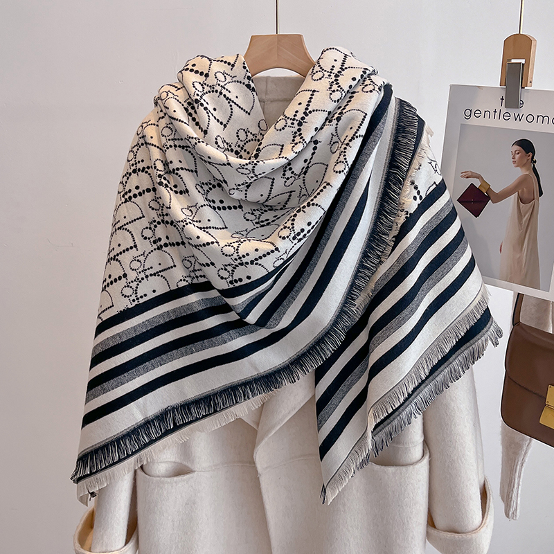 Elegant Striped Design Scarf I – Woven Scarf Blanket Bewertung und Preis