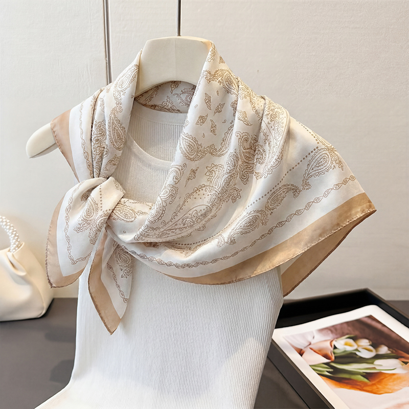 Vintage Beige Paisley Print Sq – Ascot Neck Scarf Bewertung und Preis