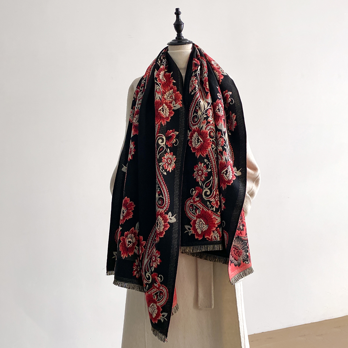 2025 Winter Luxury Imitation C – Woven Scarf Blanket Bewertung und Preis
